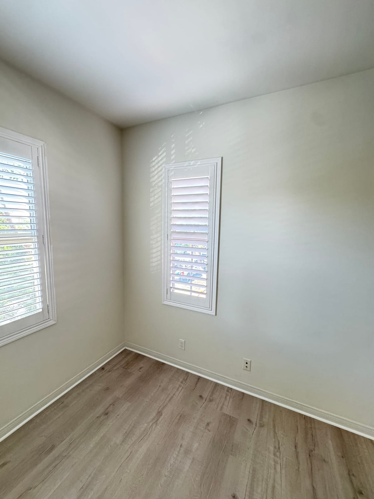 Quiet Light in an Irvine Bedroom